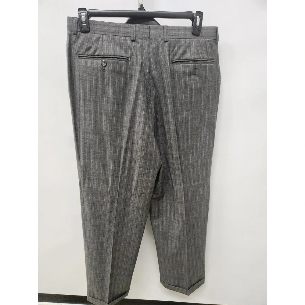 Versini Mens Gray Pinstripe 2 Piece Suit